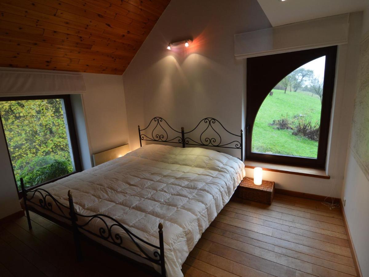 Quaint Holiday Home In Robechies Amid Meadows Шіме Екстер'єр фото